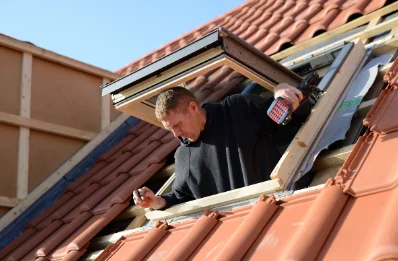Pose de fenêtres de toit Velux à Écorpain